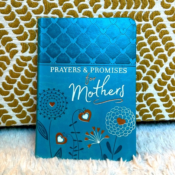 ✨NWT Prayers & Promises for Mothers🩵 - Picture 1 of 6